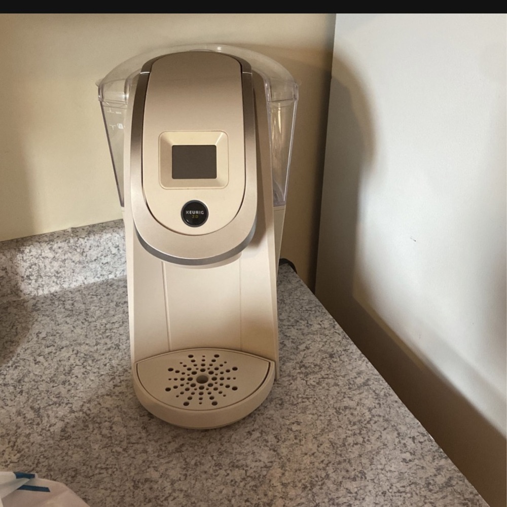 Keurig 2.0 beige like new